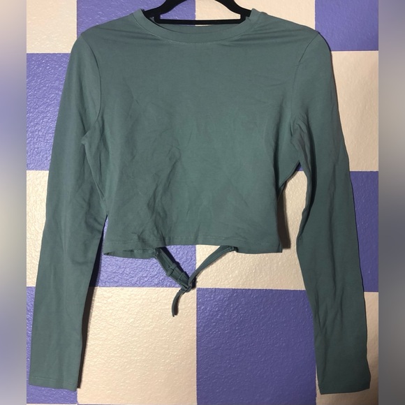 NWOT Zine Havanna Lead Buckle Long Sleeve Crop Tee - Size L - Picture 3 of 7